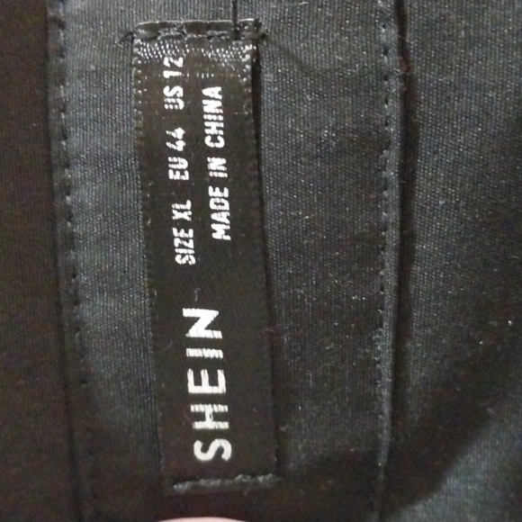 Peekaboo dress - Picture 7 of 7